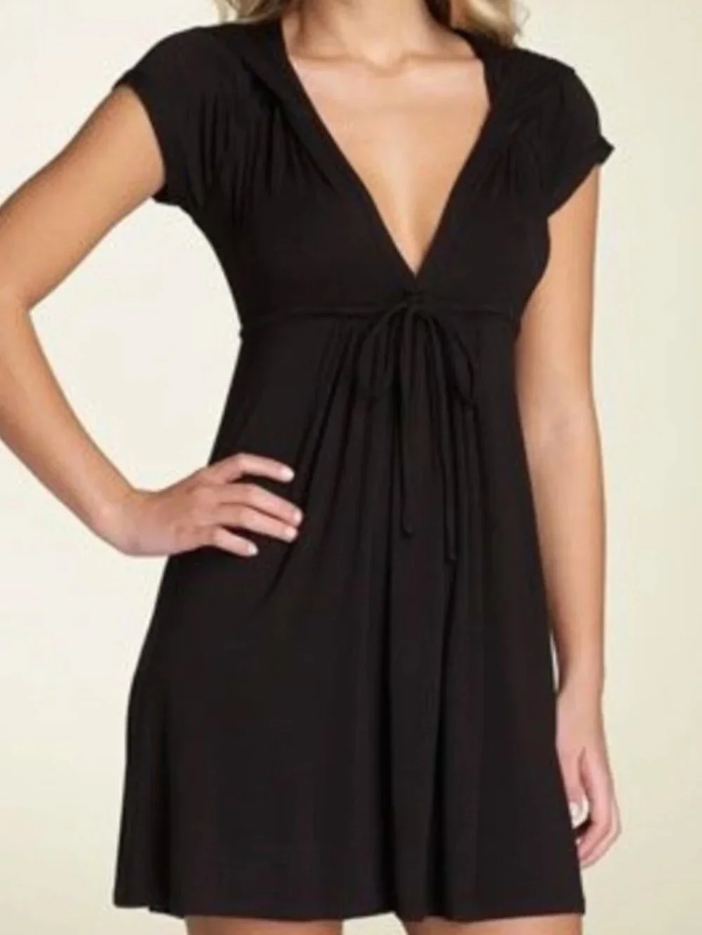 NEW Robin Piccone Black V-Neck Wrap Drawstring Hooded Dress Swim Cover-Up M $125